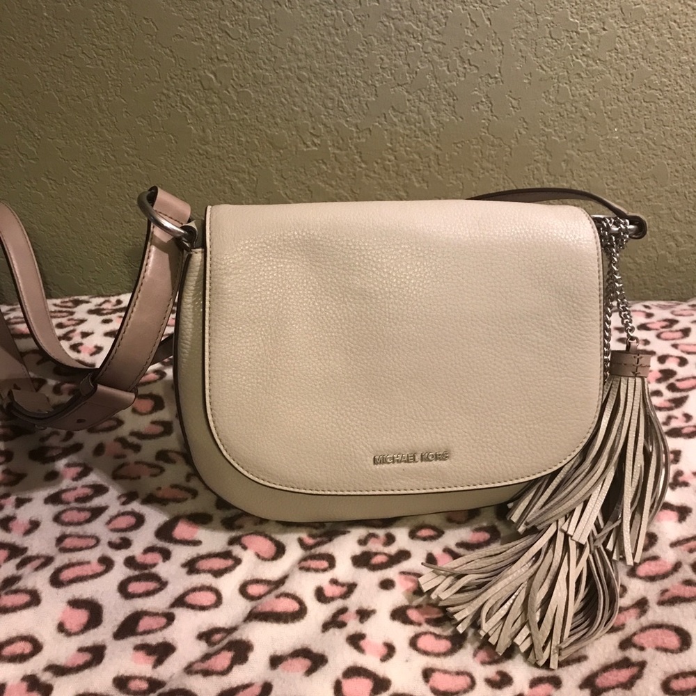 🎉SALE🎉Michael Kors crossbody bag